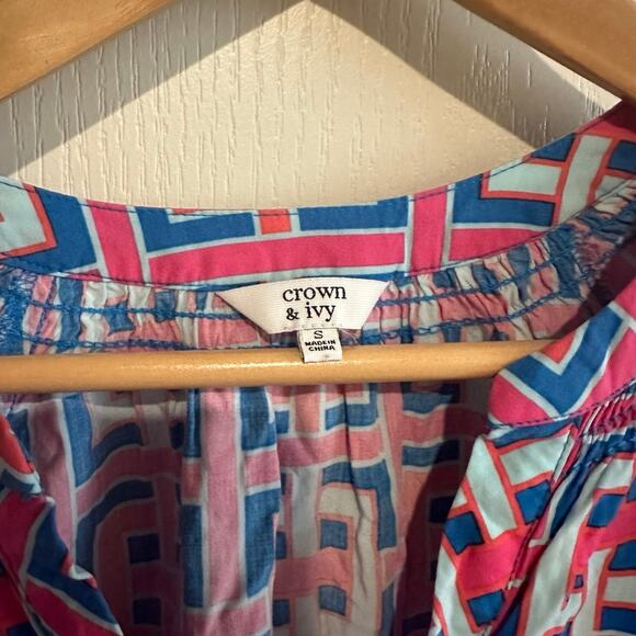 Crown and Ivy Blouse size small - Picture 2 of 3